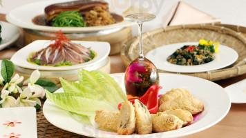 Jù Wèi Xuān Hǎi Xiān Zhōng Cān Tīng food
