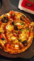 Pizza Garage Salempur food