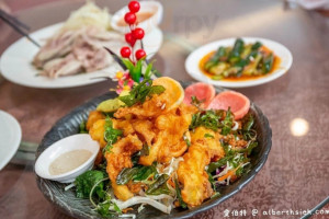 Jiā Xiāng Yáng é Ròu food