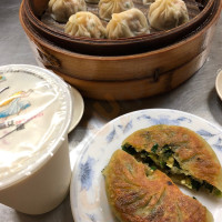 Liù Yī Yī Dòu Jiāng Diàn food