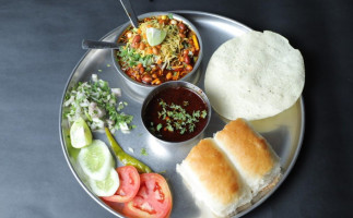 Sai Chaya Misal House, Khedshivapur food