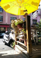 Here149 Cafe Hengchun outside