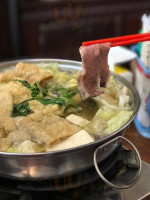 Tái Wān Niú Niú Zá Tāng Tán Zi Zǒng Diàn food