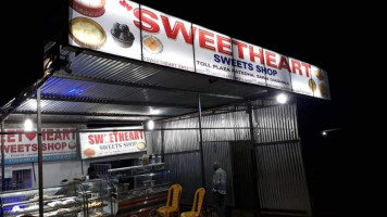Sweetheart Sweets Shop food