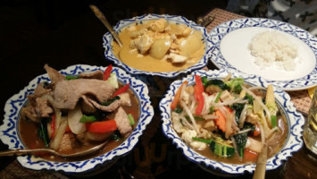 Rak Thai Kitchen food