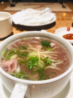 Gòng Tóng Shì Chǎng Dà Yì Lì Zhì Jiǔ Diàn food