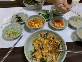 순돌이보리밥 food