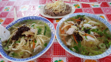 Yīng Jiě Xiǎo Chī Diàn food