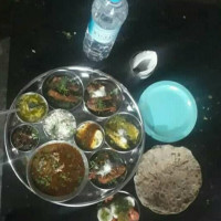 Aai Special Machhi, Rashin food