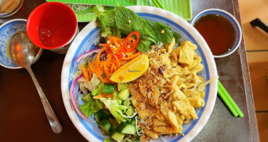 Hanh Phuc Vegetarian food