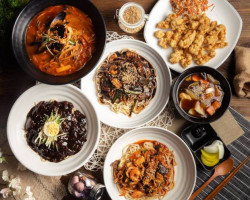 Mǎn Yuè 보름달 Hán Shì Zhèng Tǒng Zhà Jiàng Miàn food