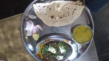 Baba Lashkarshah Saoji Bhojnalay Family food