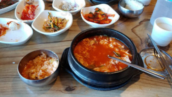 삼대째손두부 food