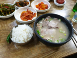 목촌돼지국밥 food