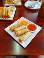 Daeng Thai food