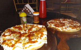 The Pizza Central Shahganj food