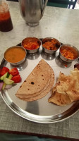 Geeta Vihar food