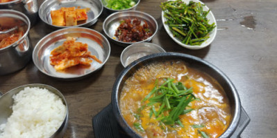 홍성순대국밥 food