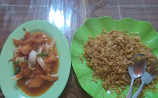 Waroeng Singgah Sana food