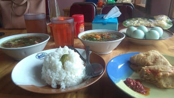 Warung Makan Ibu Hj. Yati food