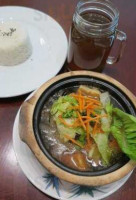 Xiang Yun Vegetarian Delight inside