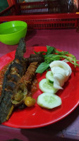 Nasi Uduk Babeh Napah food