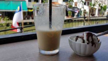 Roemah Kopi Sungai Melaka food
