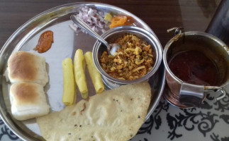 Ghodeshwari Vadapav And Spl Misal food