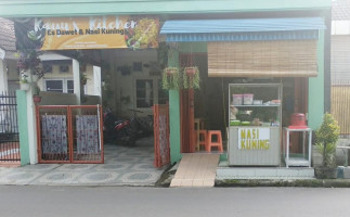 Kayu's Kitchen outside