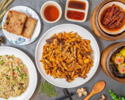 Hóng Bǎo Shí Gǎng Shì Yǐn Chá Cān Tīng food