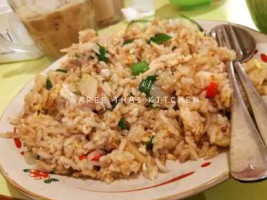 Waree Thai Kitchen food