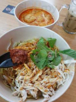 Jia Li Mian Noodle House food