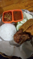 Rumah Bebek Goreng Bumbu food