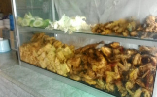 Rumah Makan Cak Wandi food