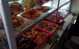 Warung Budhe Pur food