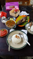 Warung Bang Daeng food