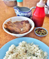 Ah Her Bak Kut Teh Yà Huǒ Ròu Gǔ Chá (pandamaran) food