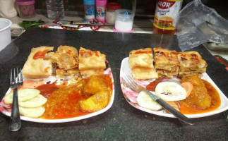 Momo's Moghlai Centre food
