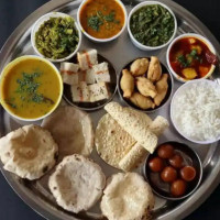 Kansaar Gujarati Thali food