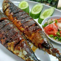 Bandar Ikan Bakar Dan Seafood Pondok Cabe Ilir food