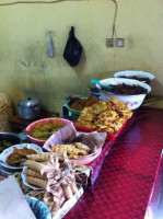 Warung Nasi Uduk Betawi Dan Soto Betawi Ibu Mumun food