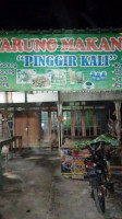 Warung Makan Pinggir Kali outside