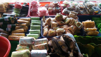 Aneka Kue Tradisional Rizal food