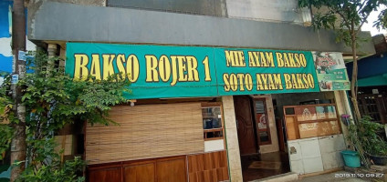 Bakso Rojer 1 outside