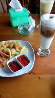 Cengkir Klopo Cafe And Resto food