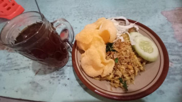 Warung Purnama Nasi Goreng Bakmie food
