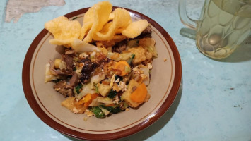 Warung Purnama Nasi Goreng Bakmie food