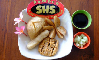 Pempek Shs food