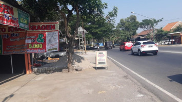 Soto Khas Sragen Cab Sidoarjo Sragen outside