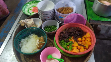 Warung Makan Bu Hartini food